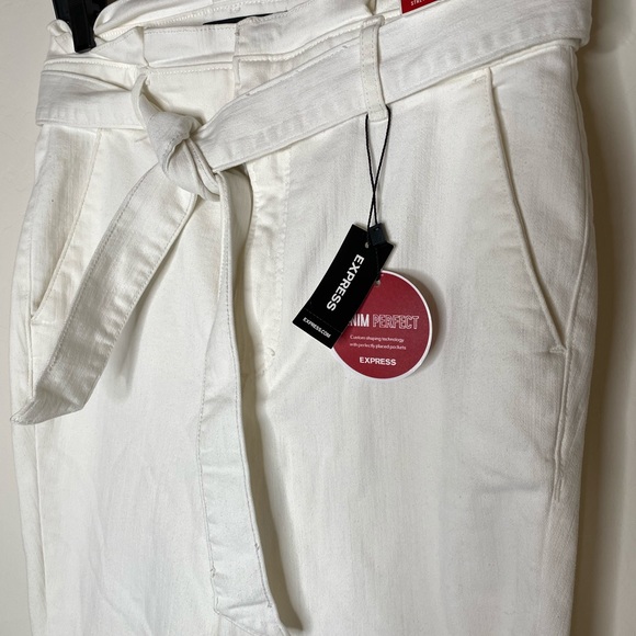 Express NWT denim perfect cropped belted jeans 10 - Picture 9 of 10